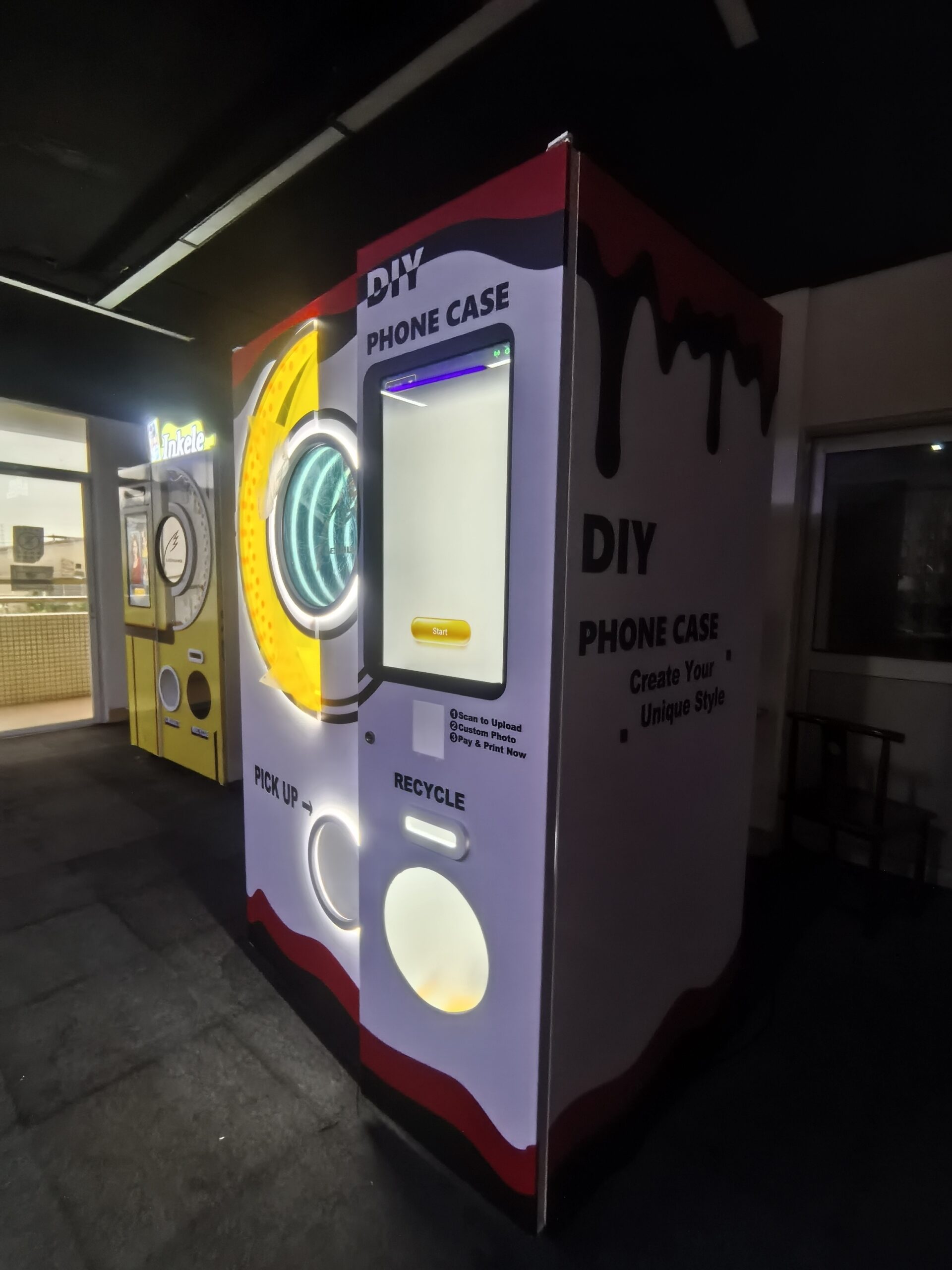 Energy-saving timer attached to a phone case printing vending machine